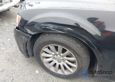 2014 Chrysler 300 z USA, uszkodzony, nr VIN 2C3CCAAG4EH376259